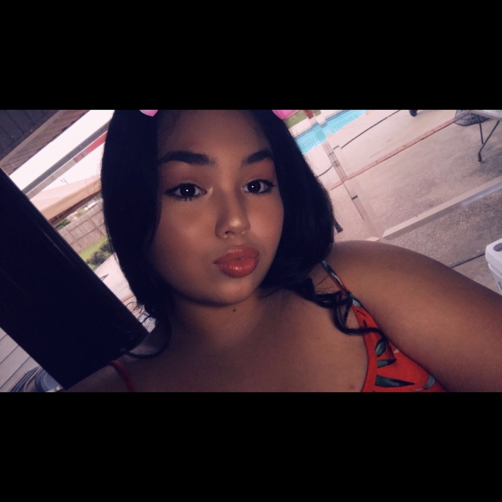 Meet your Posher, Kira